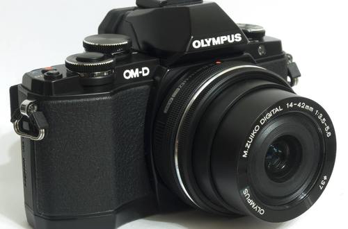 Тест камеры Olympus OM-D E-M10: трехосевая стабилизации позволяет снимать в любом направлении 