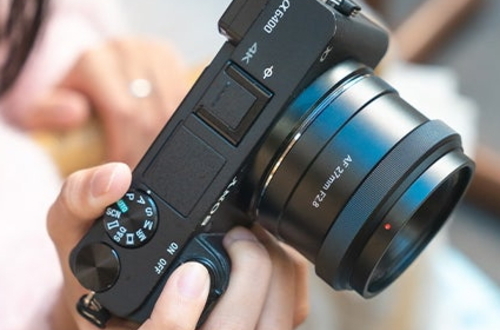 7Artisans выпустила объектив AF 27mm f/2.8 для Sony E