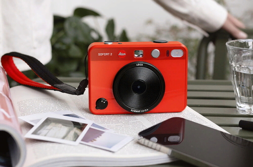 Leica анонсировала SOFORT 2 – компактную цифровую камеру с функцией печати изображений.