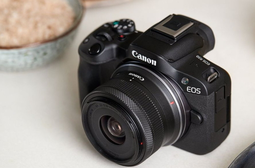 Canon анонсировала беззеркальную камеру EOS R50 с матрицей APS-C