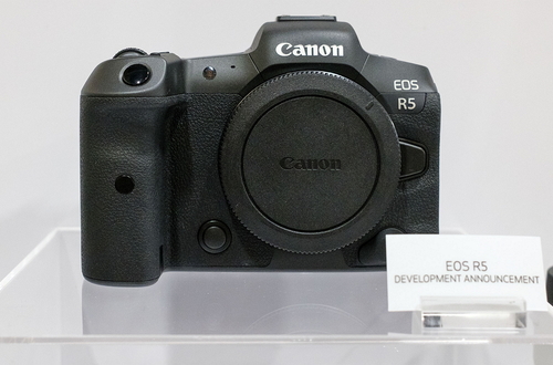 Canon демонстрирует камеру EOS R5 на выставке WPPI