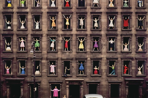 Фотоархив: история культовой фотографии Ормонда Джильи «Девушки в окнах», 1960 год