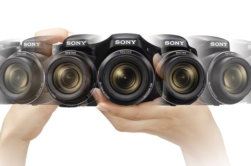СЕМЬ компактов Sony Cyber-shot™: камеры продуманно ретуширует снимки, устраняя морщинки и дефекты кожи.