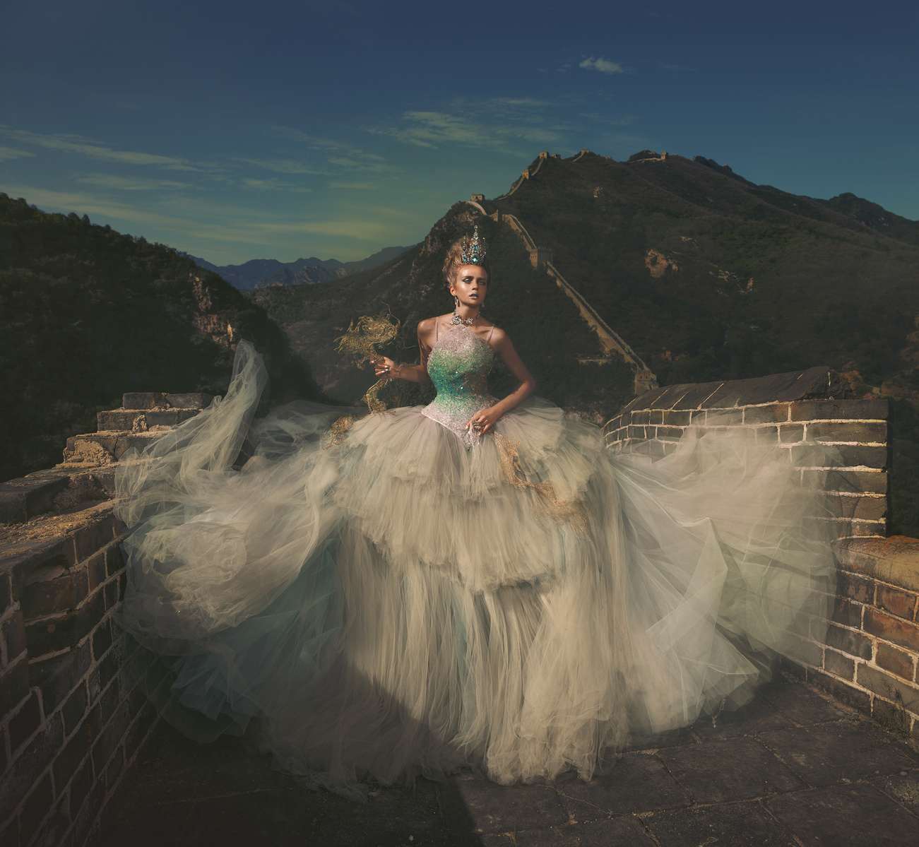 up_the_great_wall_miss_aniela_guo_pei_crop